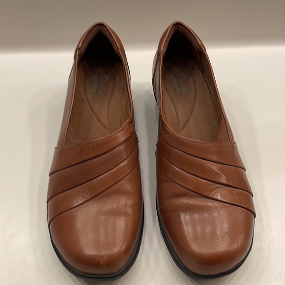 Clarks loafers size 8M - Picture 2 of 4